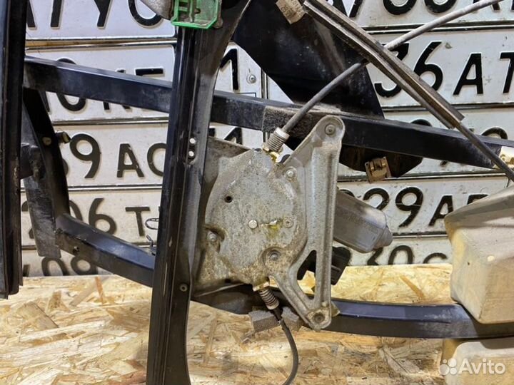 Стеклоподъемник передний левый Audi A4 B5 ADR 1998