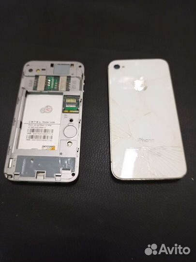 Телефоны iPhone 4 и 4S