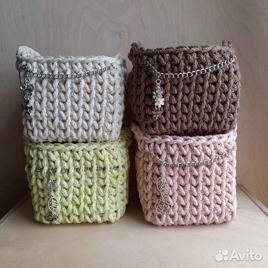 Вязаная корзина/короб