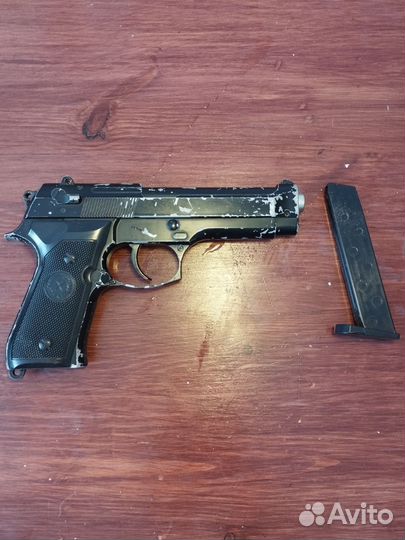 Игрушечный пистолет