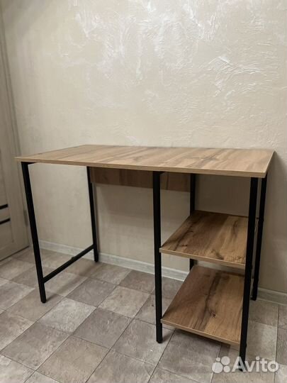 Письменный стол