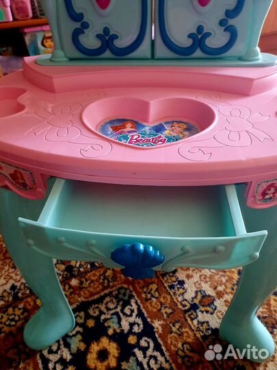 Детский талетный столик 3+