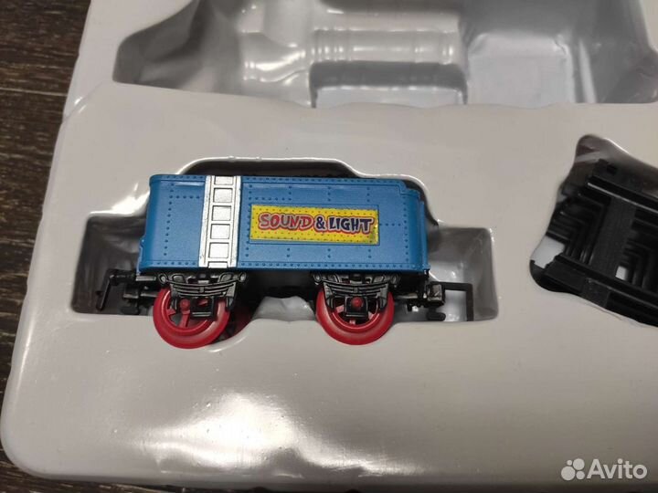 Игрушки: Железная Дорога, пистолет и другие (см.фо