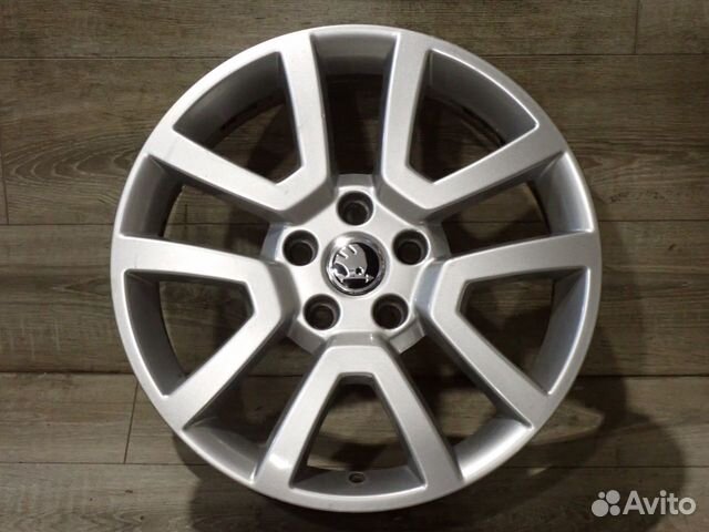Один оригинальный диск R17 Skoda Yeti