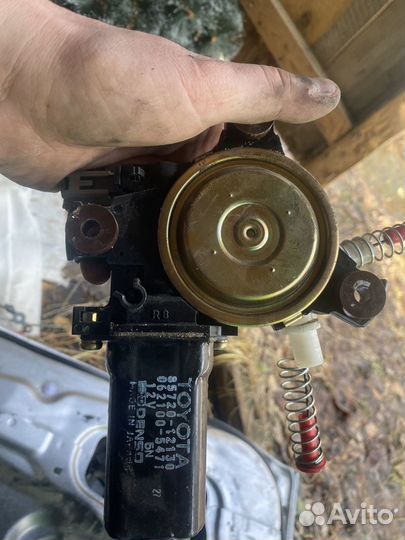 Стеклоподьемник