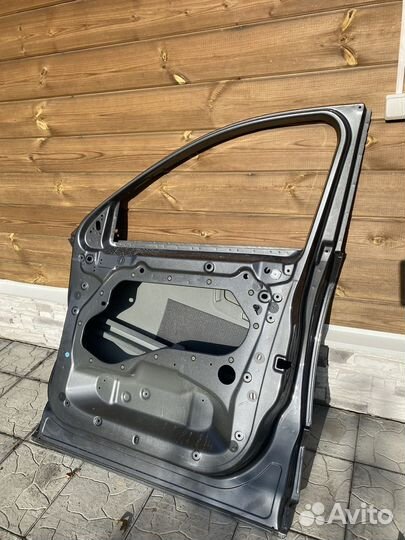 Дверь на Ягуар е pace