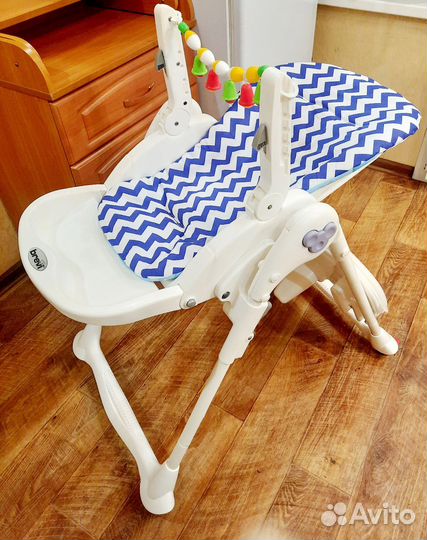 Стульчик для кормления 0+