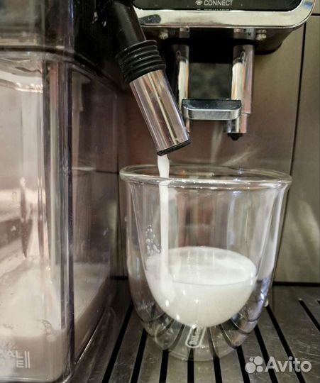 Кофемашина Delonghi dinamica plus ecam 370.95