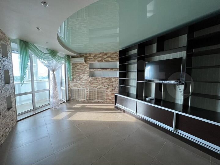 3-к. квартира, 100 м², 10/10 эт.