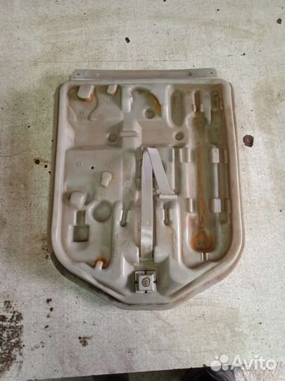 Бардачок для инструмента bmw 5 E28 бмв 5 E28