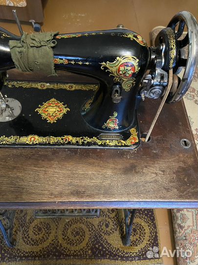 Швейная машина Singer
