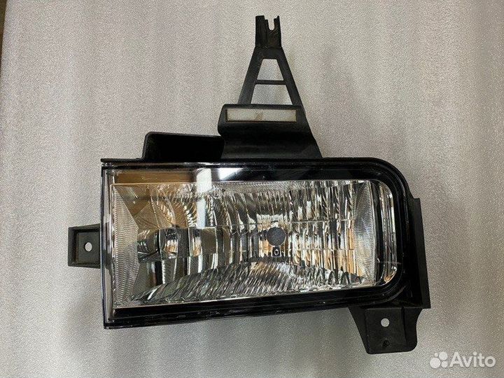 Фара противотуманная передняя левая Toyota Land