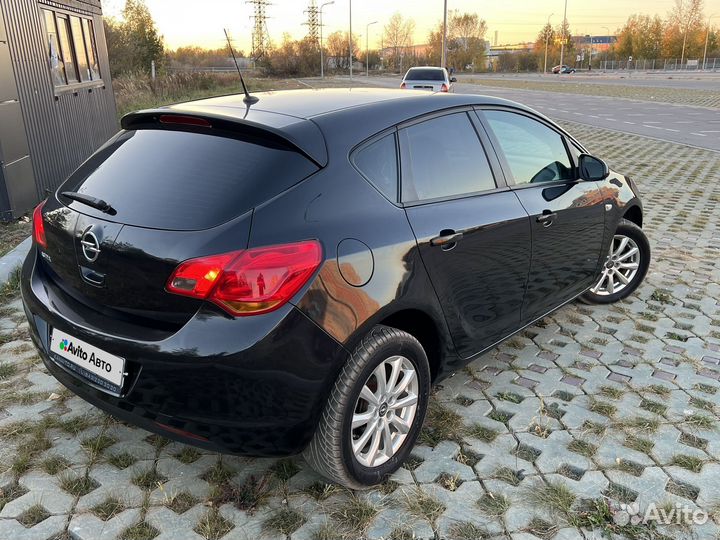 Opel Astra 1.4 МТ, 2011, 176 400 км