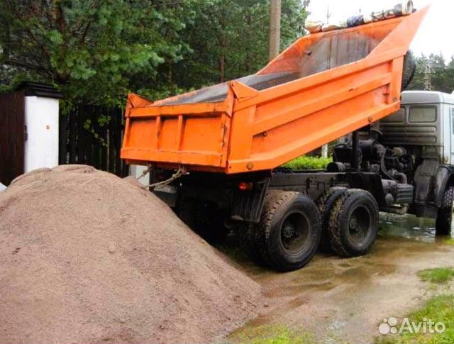 Песок жёлтый с доставкой самосвалом