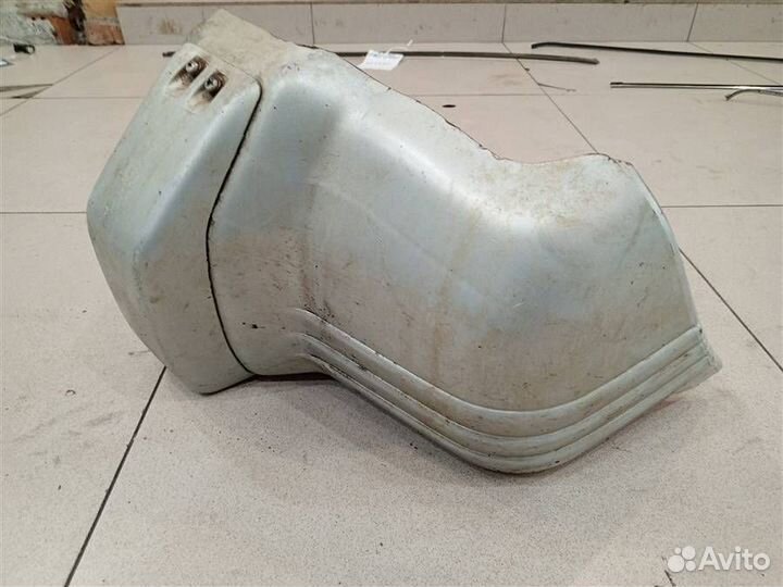 Накладка переднего бампера правая Mitsubishi Paje