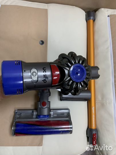 Пылесос dyson v8(новая батарея)