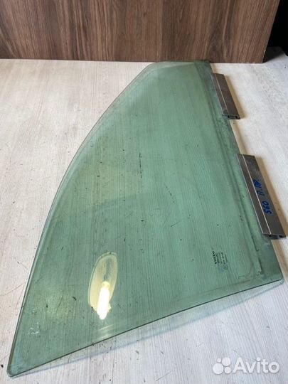 Стекло переднее правое Volvo S60