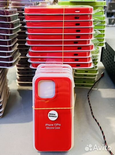 Чехол на iPhone 13