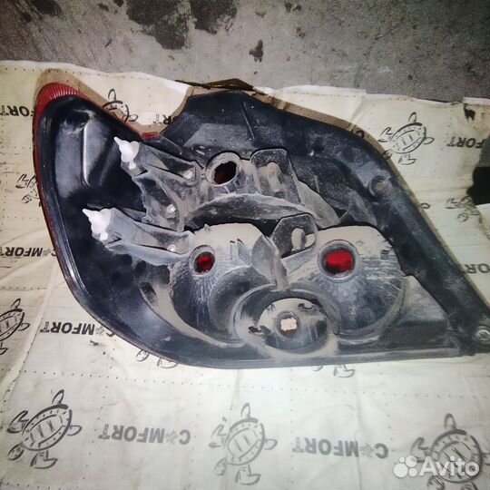 Митсубиси аутлендер 2007 фонарь