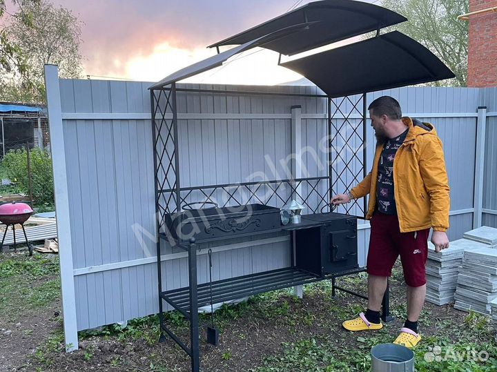Мангал с крышей