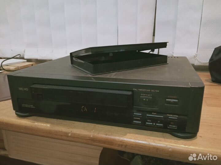 Видеомагнитофон Philips