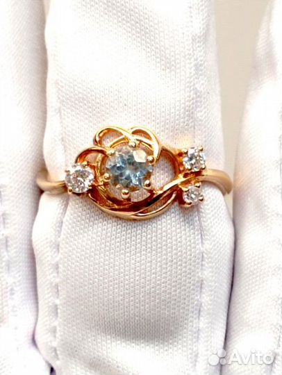 Кольцо с синтетическим камнем Золото