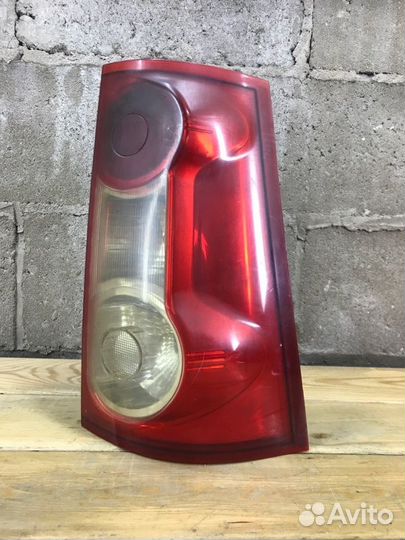 Фонарь задний правый LADA Largus K4M 2017