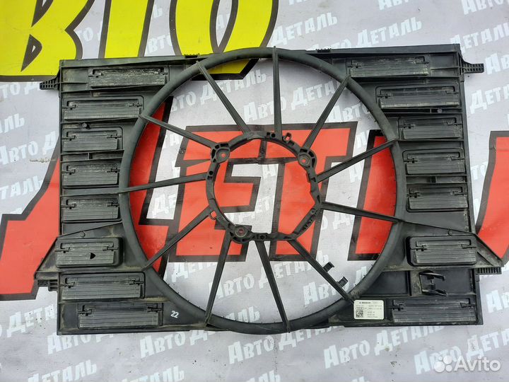 Диффузор вентилятора Audi Q7 4M 2015