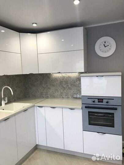 Кухня в белом пластике от производителя