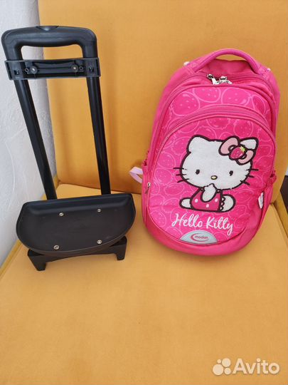 Рюкзак на колесах детский