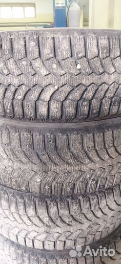 Bridgestone Blizzak Spike-01 205/55 R16 91T