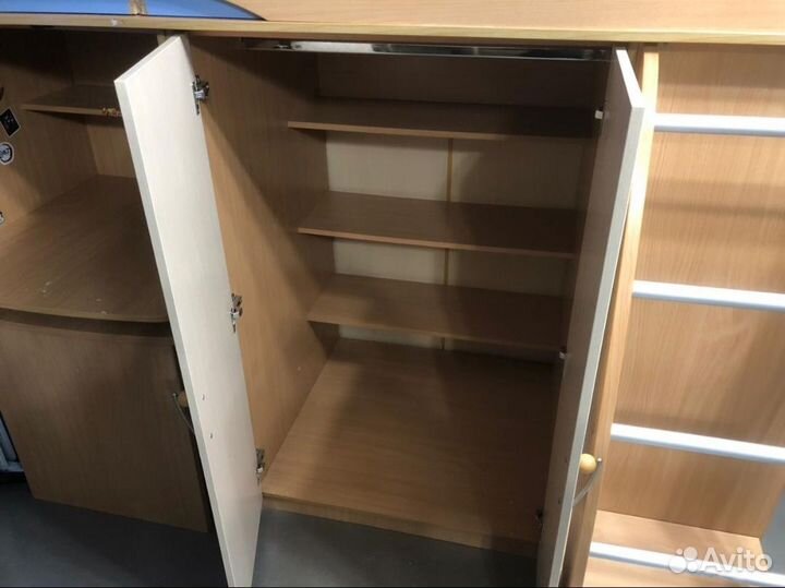 Кровать чердак со столом