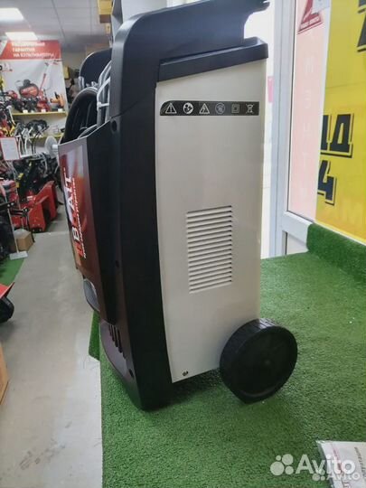 Устройство пуско-зарядное Brait BC-1000SM 1000А