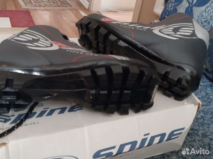 Лыжные ботинки