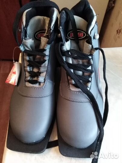 Ботинки лыжные новые