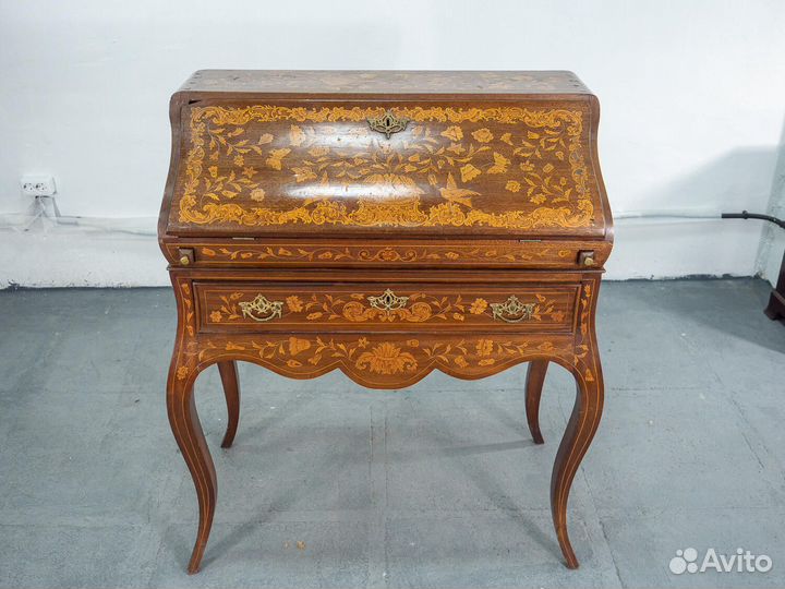 Наборный секретер в стиле неорококо 1850-х гг
