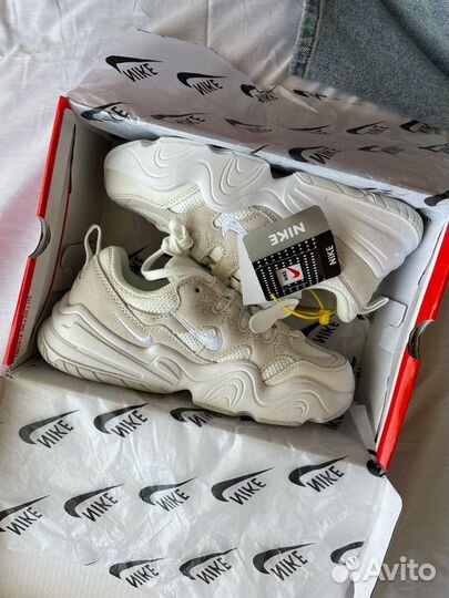 Кроссовки Nike Tech Hera