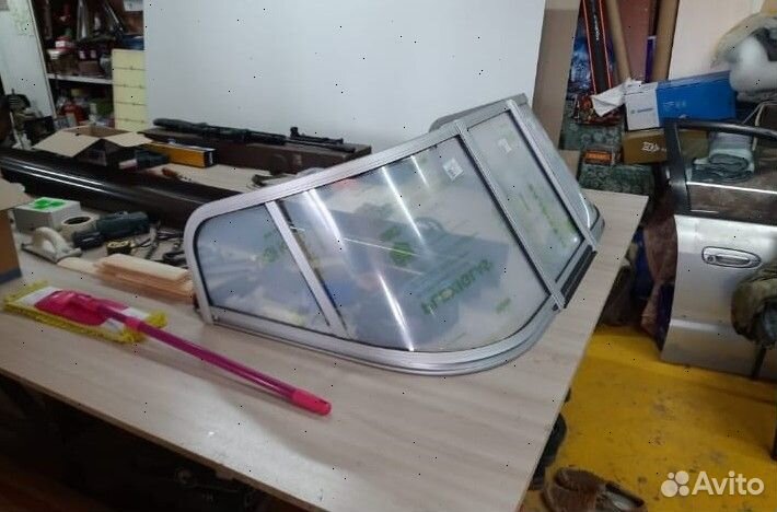 Ветровое стекло на катер