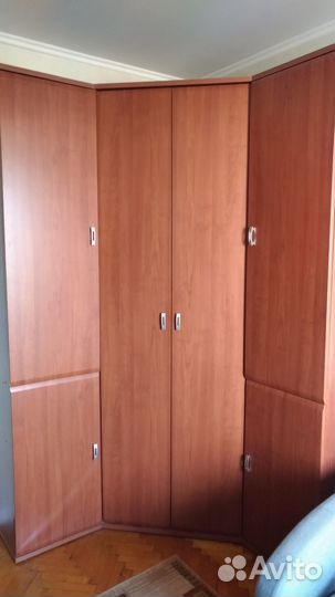 Угловой шкаф