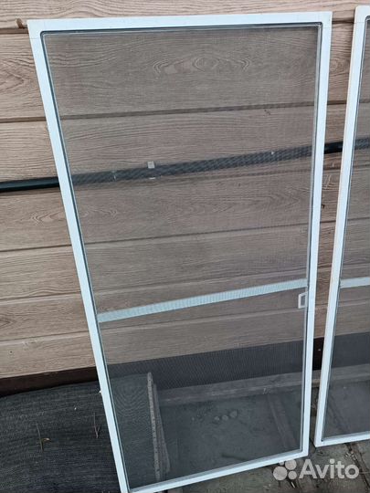 Оконные сетки б/у размер 1215 мм. на 585 мм