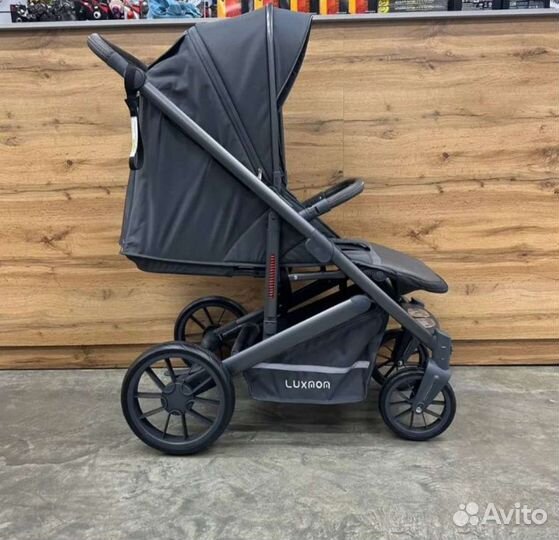 Новая всесезонная коляска Luxmom 790 серый цвет