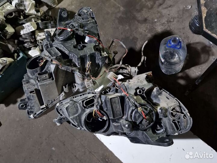 Передняя правая фара мерседес w204