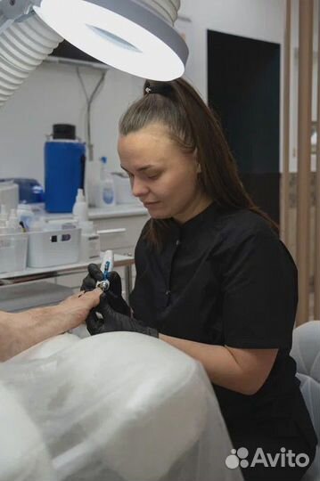 Аппаратный педикюр Обработка пальцев гель лак