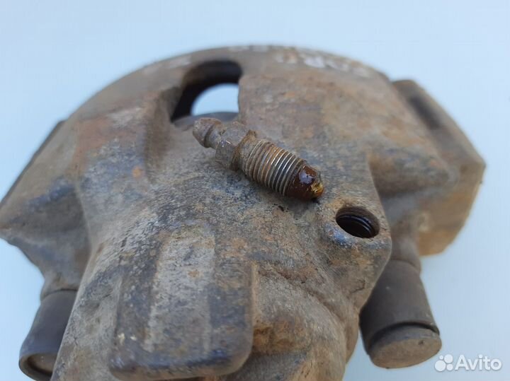 Суппорт передний правый Форд Мондео 1 Скорпио 2