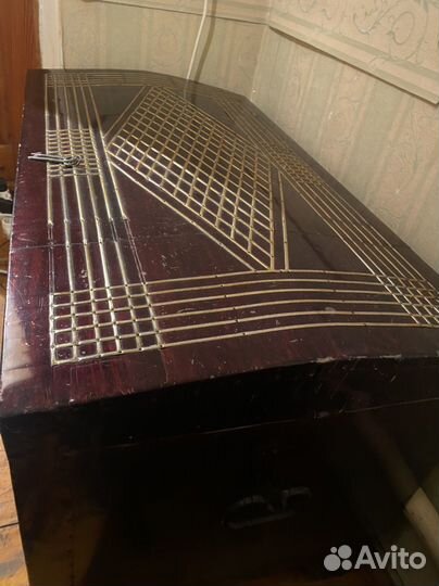 Сундук старинный