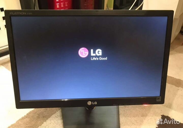 Монитор LG 19
