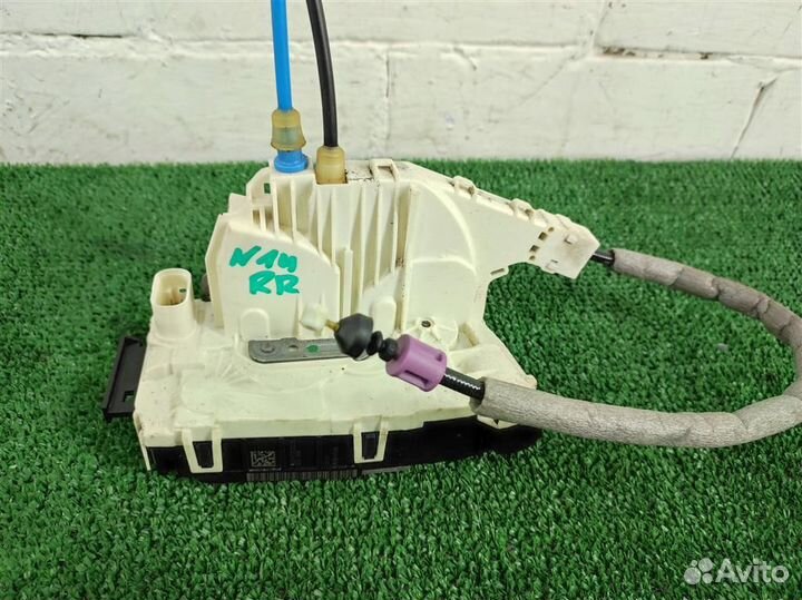 Замок двери задней правой Mercedes Benz E-class W