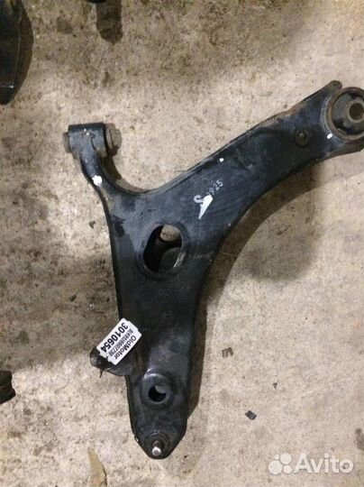 Рычаг передний нижний правый Subaru Forester (S11