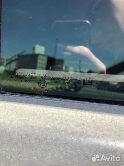 Стекло двери заднее правое Cadillac SRX1 (2003-200