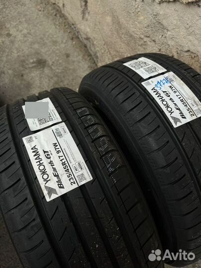 Yokohama BluEarth-GT AE-51 235/45 R17